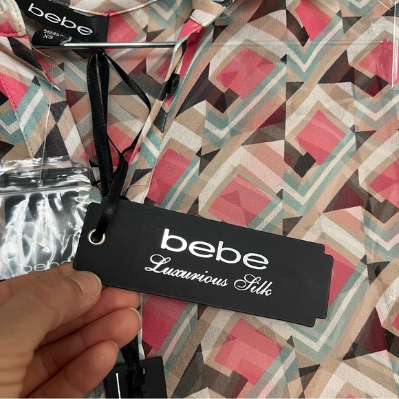 NWT BEBE Women's Silk Blouse Geometric Luxurious Button Down Long Sleeve, XS sz - Picture 11 of 17